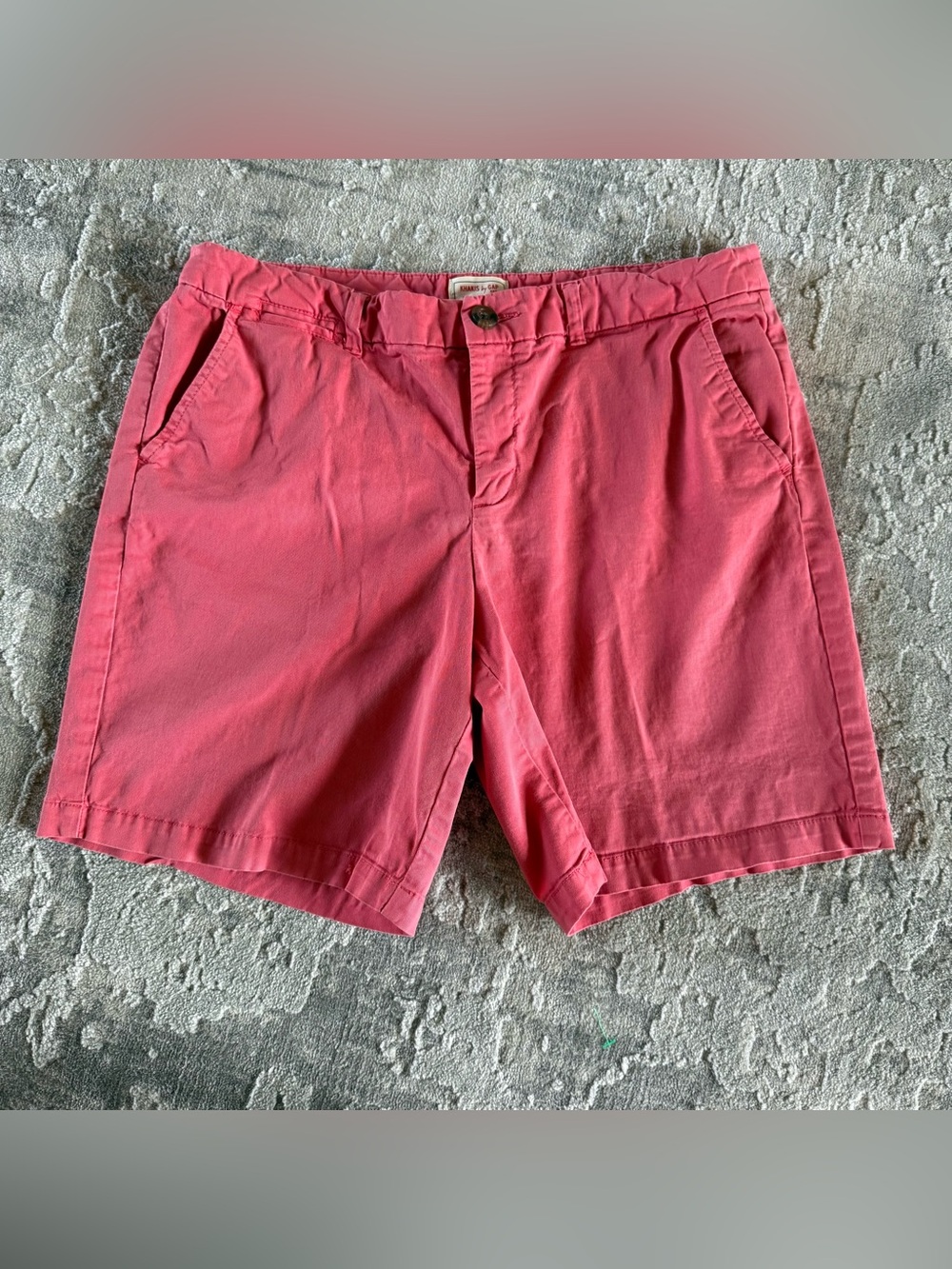 Khakis by gap women’s Classic Coral Chino boyfriend Shorts size 8